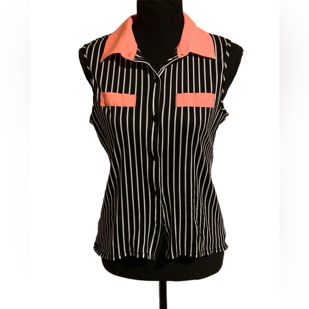 EUC Julie’s Closet Sleeveless Medium Button Down